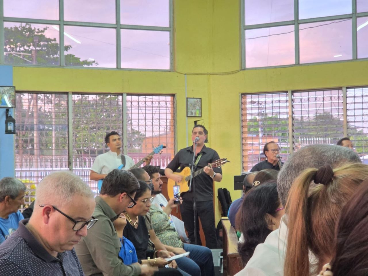 Embajada en Nicaragua rinde homenaje al Libertador Simón Bolívar y a las víctimas del doblete sísmico